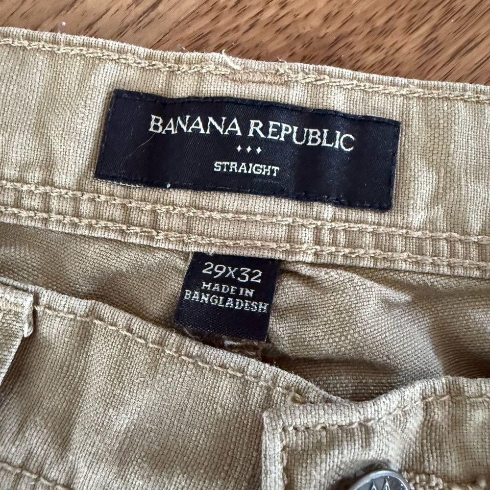 Men’s Banana Republic Straight Khaki Pants